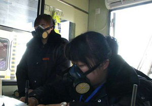 脑瘫<em>女</em>诗人人民大学<em>朗诵</em>自己诗歌 诗里诗外余