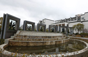 广东省委全会现场:人员统一正装 没有任何横幅