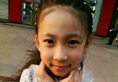 秦桧夫人跪像被摸黑图片