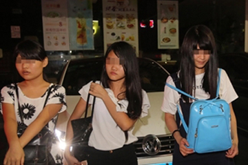 内地女子偷渡香港卖淫被抓获 境内外 蛇头 勾结