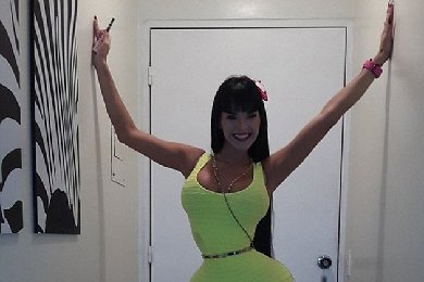  女子 7年疯狂整形20次:牙齿全拔掉 吸引50万名