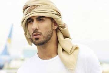 因太帅遭沙特驱逐男子晒女友照片 全球女粉丝