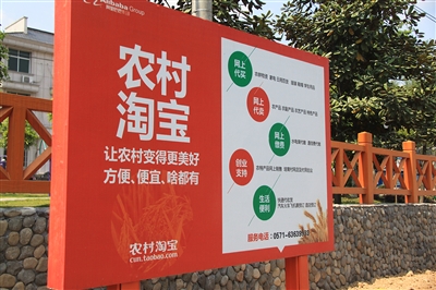 华工军训女神身材高挑 气质不输女星