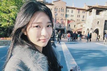  港女生证件照走红 (组图) 网友:清纯如水,让我找