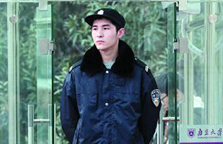 《青春期》亮相东京 包贝尔偶遇苍井空_娱乐快