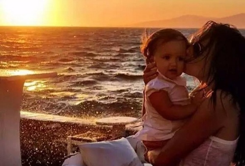  英国最富小公主 (组图) 网友哭晕:一开始就输在