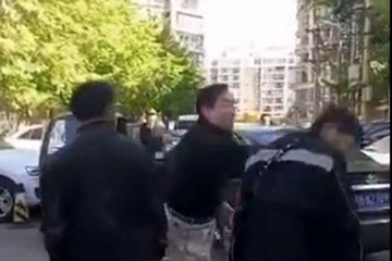 出租司机殴打顺丰快递员被 人肉 道歉:爱车心切