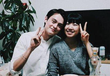 27岁中国女孩租混血男友回家 妈妈嫌太帅