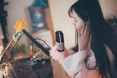  主播上黑名单禁演 (组图):有主播不该脱的脱,不