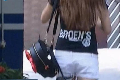 乱打美容针 广州女下巴整成 脚后跟 (图)起底美